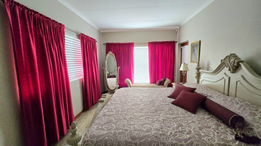 4 Bedroom Property for Sale in Kleinbaai Western Cape